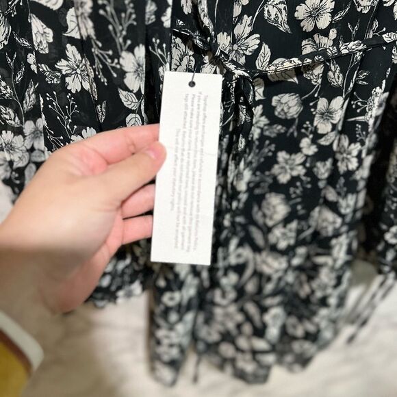 TOPSHOP Floral Cutouts Balloon Sleeve Dress - Picture 8 of 16